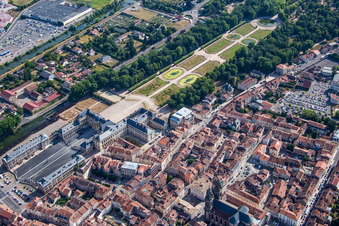 Vue aérienne de Parc du Château - Parc des Bosquets du Château Lunéville à Lunéville dans le département Meurthe et Moselle, France
