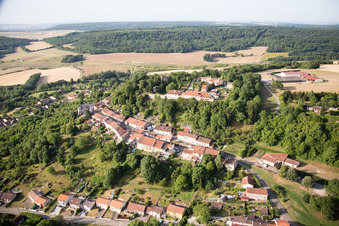 Vue aérienne de Prény dans le département Meurthe et Moselle, France