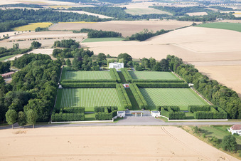 Vue oblique de Cimetière américain de Saint Mihiel à Thiaucourt-Regnieville à Thiaucourt-Regniéville dans le département Meurthe et Moselle, France