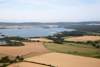 Vue aérienne de Lac de Madine à Essey-et-Maizerais dans le département Meurthe et Moselle, France