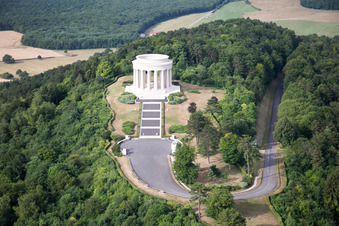 Mémorial de guerre américain à Montsec dans le département Meuse, France depuis l'avion