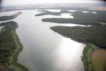 Vue aérienne de Lac de Madine à Buxières-sous-les-Côtes dans le département Meuse, France