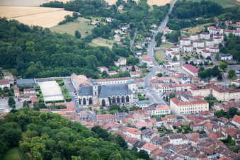 Vue aérienne de Saint-Mihiel dans le département Meuse, France