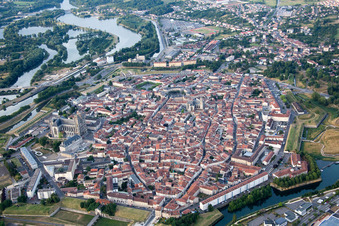 Toul dans le département Meurthe et Moselle, France d'en haut
