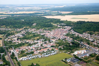 Vue aérienne de Foug dans le département Meurthe et Moselle, France