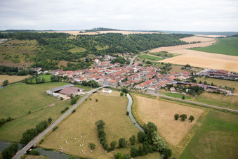 Vue aérienne de Pagny-la-Blanche-Côte dans le département Meuse, France