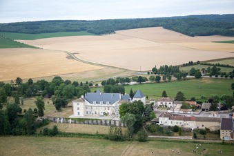 Vue aérienne de Montbras à Taillancourt dans le département Meuse, France