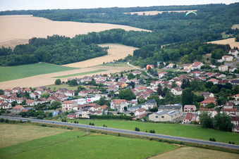 Vaucouleurs dans le département Meuse, France depuis l'avion