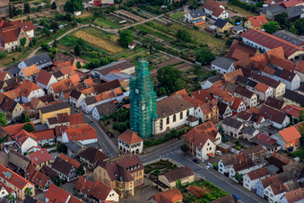 Vue oblique de Échafaudage d'église catholique de Leidner GmbH Gerüstbau, Landau à Ottersheim bei Landau dans le département Rhénanie-Palatinat, Allemagne