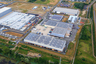 Vue aérienne de Zone industrielle d'Oberwald avec SKA Sitze GmbH, WAS Logistics, Com Transporte GmbH et le groupe NUSS à Wörth am Rhein dans le département Rhénanie-Palatinat, Allemagne