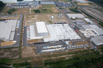 Zone industrielle d'Oberwald à Wörth am Rhein dans le département Rhénanie-Palatinat, Allemagne d'un drone