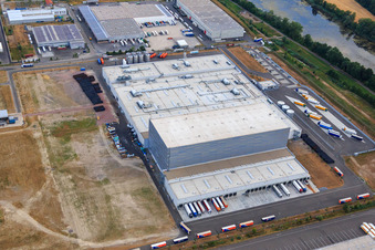 Vue d'oiseau de Palatinate Refreshments GmbH à Wörth am Rhein dans le département Rhénanie-Palatinat, Allemagne