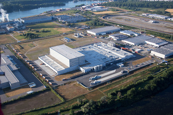 Zone industrielle d'Oberwald à Wörth am Rhein dans le département Rhénanie-Palatinat, Allemagne depuis l'avion