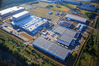 Zone industrielle d'Oberwald avec SKA Sitze GmbH, WAS Logistics, Com Transporte GmbH et le groupe NUSS à Wörth am Rhein dans le département Rhénanie-Palatinat, Allemagne d'en haut