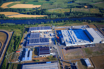 Vue d'oiseau de Zone industrielle d'Oberwald avec SKA Sitze GmbH, WAS Logistics, Com Transporte GmbH et le groupe NUSS à Wörth am Rhein dans le département Rhénanie-Palatinat, Allemagne