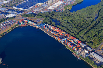 Vue aérienne de Port national de Wörth avec Contargo Wörth à le quartier Maximiliansau in Wörth am Rhein dans le département Rhénanie-Palatinat, Allemagne