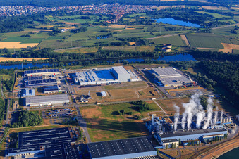 Vue aérienne de Zone industrielle d'Oberwald vue du sud-est à Wörth am Rhein dans le département Rhénanie-Palatinat, Allemagne