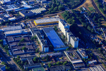 Vue aérienne de Siemens AG, site de fabrication et de développement Karlsruhe et base de livraison DHL à le quartier Knielingen in Karlsruhe dans le département Bade-Wurtemberg, Allemagne