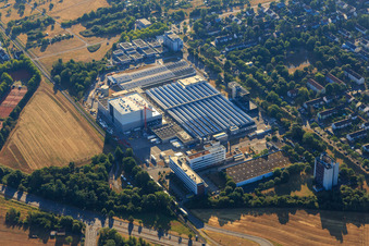 Vue d'oiseau de Chantier de construction chez L'OREAL Produktion Deutschland GmbH & Co. KG à le quartier Nordweststadt in Karlsruhe dans le département Bade-Wurtemberg, Allemagne
