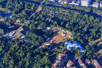 Vue aérienne de Günther Klotz Anlage, Le Festival et la maison de retraite et de repos Anna-Walch-Haus à le quartier Weststadt in Karlsruhe dans le département Bade-Wurtemberg, Allemagne