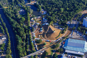 Vue aérienne de Le Mont Klotz au Festival dans le complexe Günther Klotz à le quartier Südweststadt in Karlsruhe dans le département Bade-Wurtemberg, Allemagne