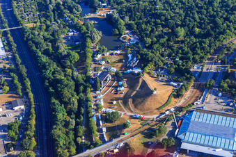 Vue aérienne de Le Mont Klotz au Festival dans le complexe Günther Klotz à le quartier Südweststadt in Karlsruhe dans le département Bade-Wurtemberg, Allemagne
