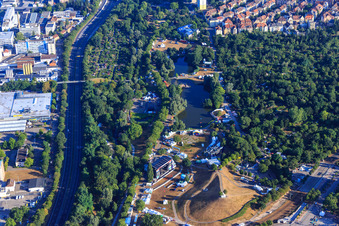 Vue oblique de Le Mont Klotz au Festival dans le complexe Günther Klotz à le quartier Südweststadt in Karlsruhe dans le département Bade-Wurtemberg, Allemagne