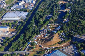 Le Mont Klotz au Festival dans le complexe Günther Klotz à le quartier Südweststadt in Karlsruhe dans le département Bade-Wurtemberg, Allemagne d'en haut