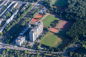 Vue aérienne de Post Südstadt eV à le quartier Weiherfeld-Dammerstock in Karlsruhe dans le département Bade-Wurtemberg, Allemagne