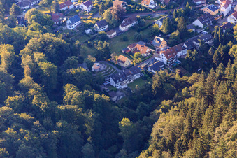 Vue aérienne de Vers la forêt à le quartier Grünwettersbach in Karlsruhe dans le département Bade-Wurtemberg, Allemagne