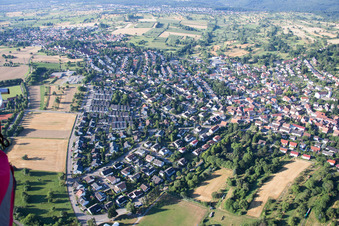 Vue aérienne de Quartier Grünwettersbach in Karlsruhe dans le département Bade-Wurtemberg, Allemagne