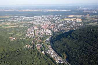Vue aérienne de De la vallée de l'Alb à Ettlingen dans le département Bade-Wurtemberg, Allemagne