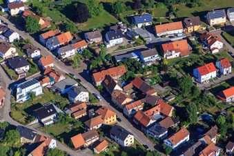 Vue aérienne de Au Lindenbrunnen avec Cleanworld24 à le quartier Schluttenbach in Ettlingen dans le département Bade-Wurtemberg, Allemagne