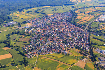 Vue aérienne de Vue de la ville depuis le sud à Hagenbach dans le département Rhénanie-Palatinat, Allemagne