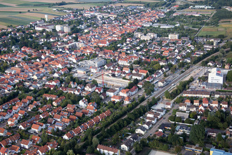 Vue aérienne de Nouveau bâtiment pour le centre-ville entre Bismarck et Gartenstr à Kandel dans le département Rhénanie-Palatinat, Allemagne