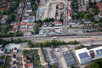 Vue aérienne de Nouvelle zone de développement « Au centre-ville » entre Bismarck et Gartenstr à Kandel dans le département Rhénanie-Palatinat, Allemagne
