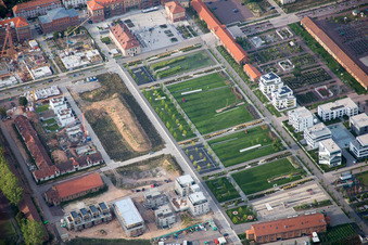 Salon des jardins d'État 2015 à Landau in der Pfalz dans le département Rhénanie-Palatinat, Allemagne hors des airs