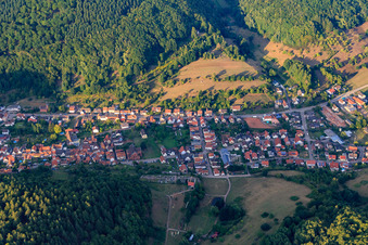 Vue aérienne de Badtstr à Eußerthal dans le département Rhénanie-Palatinat, Allemagne