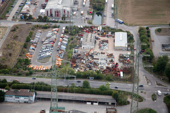 Vue aérienne de Zone industrielle du Nord sur le Rhin à Worms dans le département Rhénanie-Palatinat, Allemagne