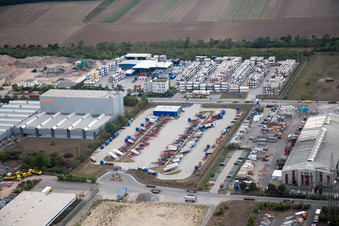 Vue oblique de Zone industrielle Im Langgewan, société de transport Kube & Kubenz à Worms dans le département Rhénanie-Palatinat, Allemagne