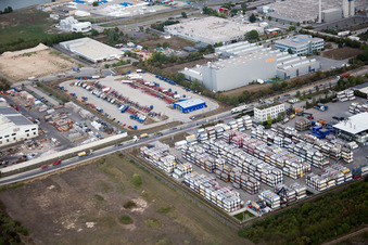Zone industrielle Im Langgewan, société de transport Kube & Kubenz à Worms dans le département Rhénanie-Palatinat, Allemagne d'un drone