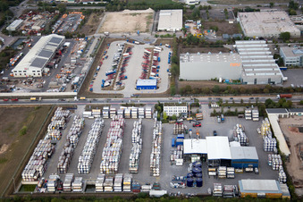 Vue oblique de Zone industrielle Im Langgewan, société de transport Kube & Kubenz à Worms dans le département Rhénanie-Palatinat, Allemagne