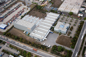 Zone industrielle du Nord sur le Rhin à Worms dans le département Rhénanie-Palatinat, Allemagne hors des airs