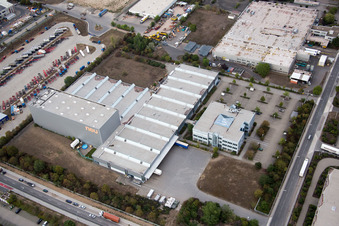 Zone industrielle du Nord sur le Rhin à Worms dans le département Rhénanie-Palatinat, Allemagne vue d'en haut
