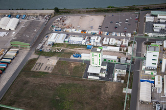 Zone industrielle du Nord sur le Rhin à Worms dans le département Rhénanie-Palatinat, Allemagne vue du ciel