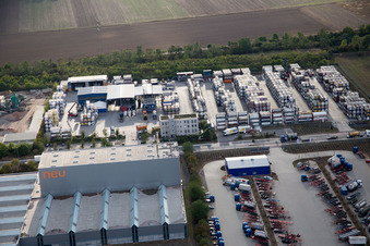 Enregistrement par drone de Zone industrielle Im Langgewan, société de transport Kube & Kubenz à Worms dans le département Rhénanie-Palatinat, Allemagne