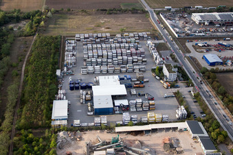 Vue oblique de Zone industrielle Im Langgewan, société de transport Kube & Kubenz à Worms dans le département Rhénanie-Palatinat, Allemagne