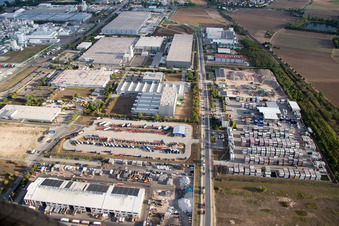 Enregistrement par drone de Zone industrielle Im Langgewan, société de transport Kube & Kubenz à Worms dans le département Rhénanie-Palatinat, Allemagne