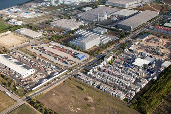 Zone industrielle Im Langgewan, société de transport Kube & Kubenz à Worms dans le département Rhénanie-Palatinat, Allemagne vu d'un drone