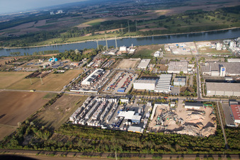 Zone industrielle Im Langgewan, société de transport Kube & Kubenz à Worms dans le département Rhénanie-Palatinat, Allemagne vue d'en haut